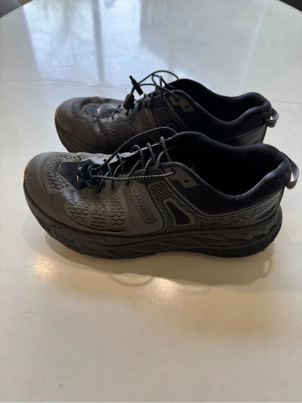 Hoka One One guc smoke